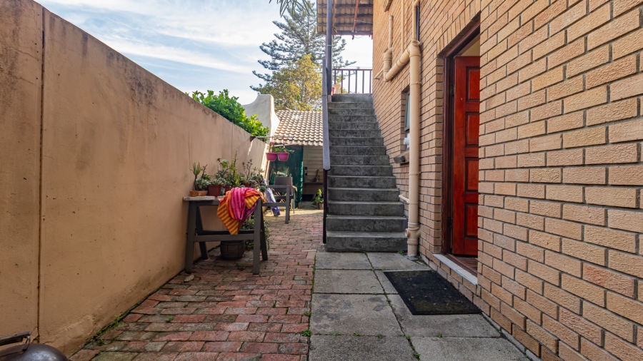 4 Bedroom Property for Sale in Table View Western Cape